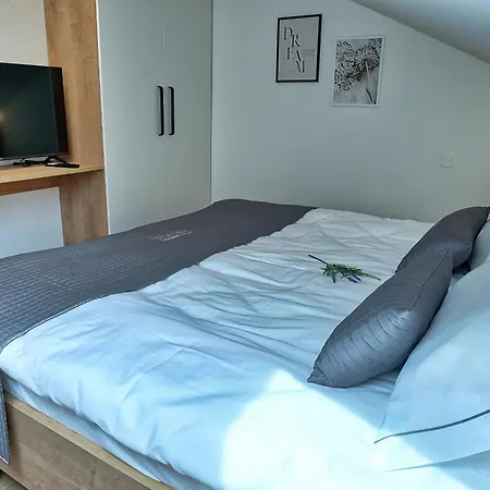 Lipa Plac Apartma Postojna