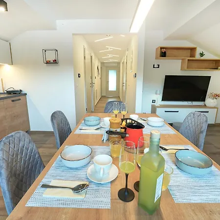 Lipa Plac Apartman *