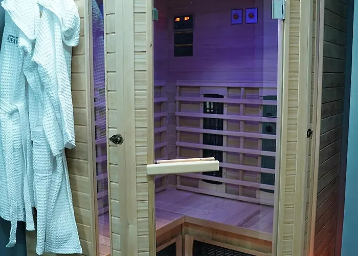 Lipa Plac * Postumia